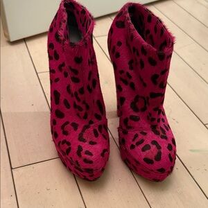 SENSO Fuchsia Leopard Ankle Boots